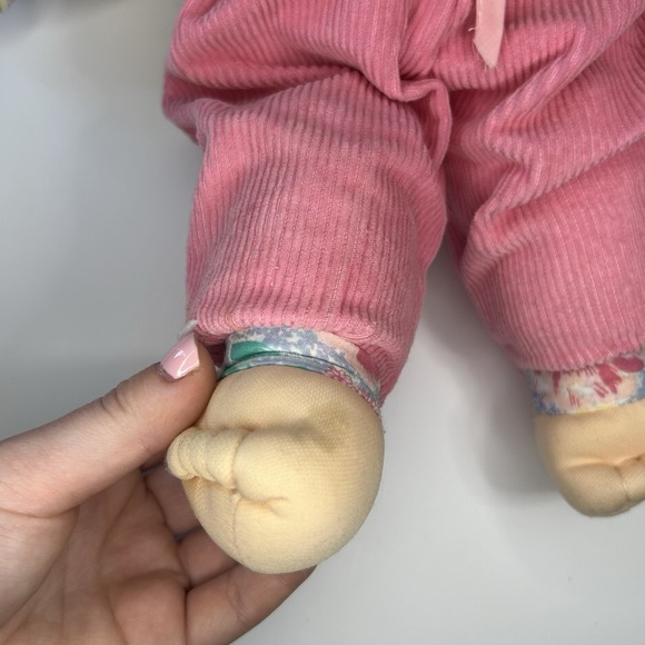 Vintage Cabbage Patch Kids Premie Doll Blonde With Outfit Violet Eyes Birth Cert - Picture 5 of 15